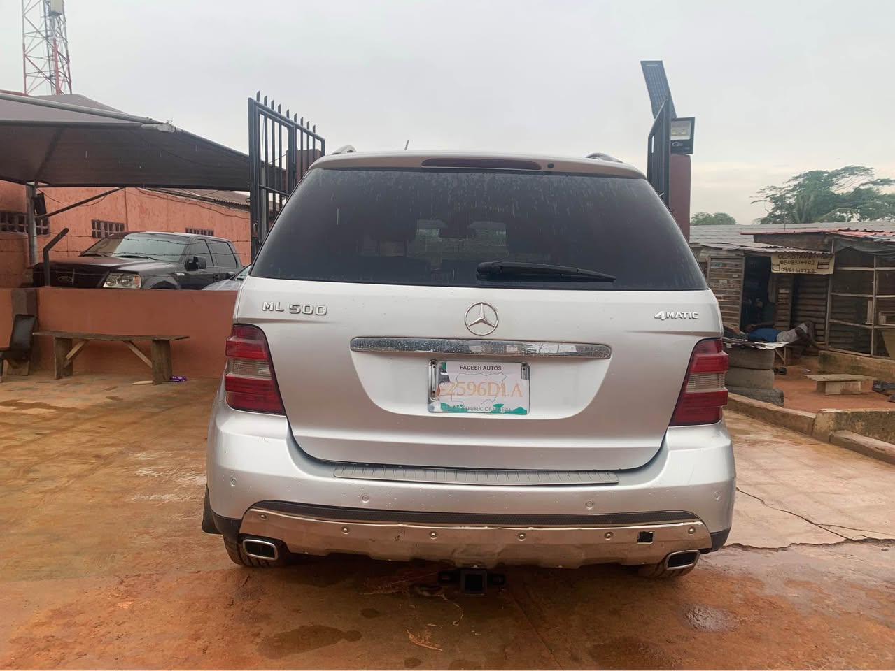 A picture of Mercedes Benz ml 300