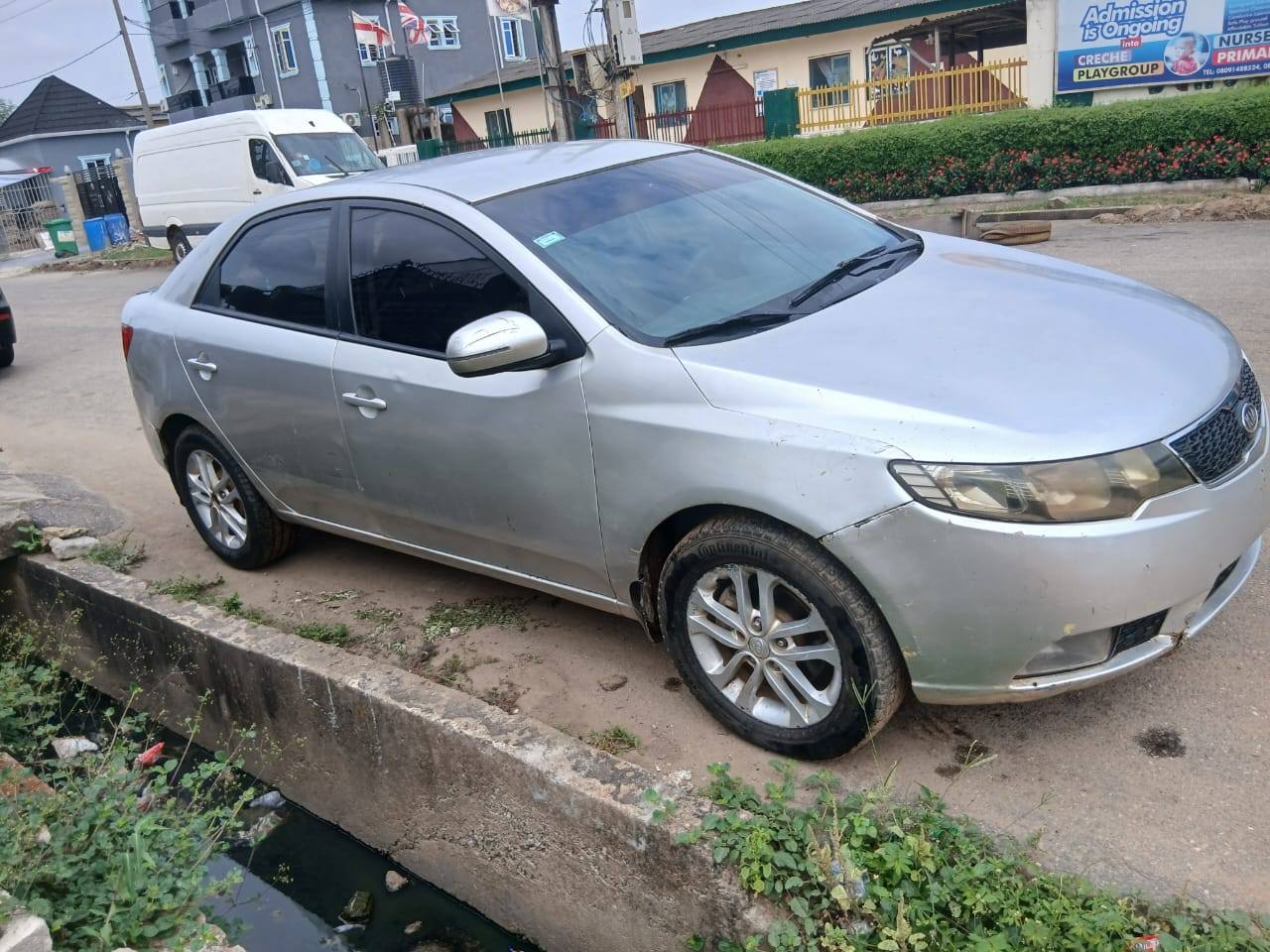 A picture of AWOOF KIA CERATO 2012