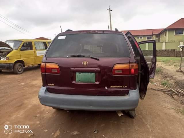 A picture of Toyota Cerena