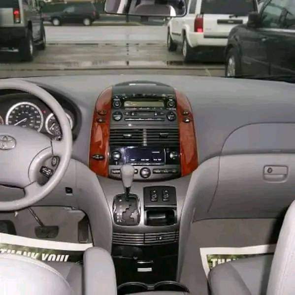 A picture of 08126875137 Auction Auction Auction Brand 2005 TOYOTA SIENNA FOR SALE