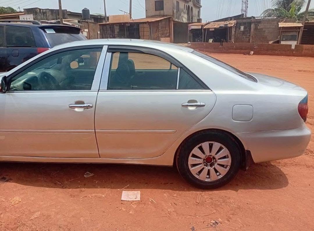 A picture of 2006 Toyota camry