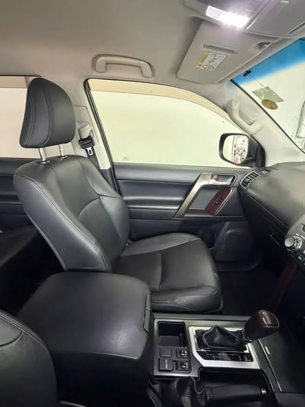 A picture of Toyota harrier premium package 2016 low mileage for sale