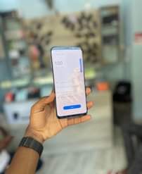 A picture of Samsung s9 plus gb256.