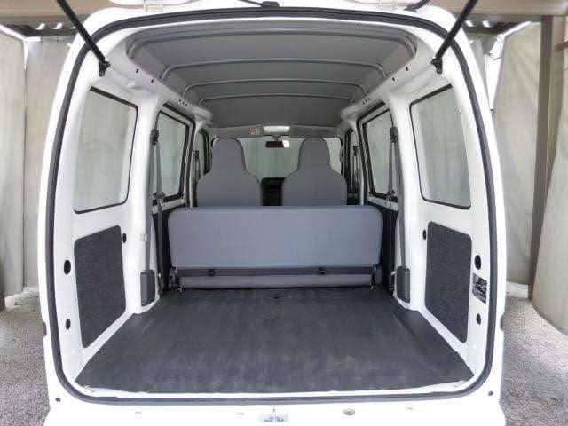 A picture of 2005 Suzuki mini bus