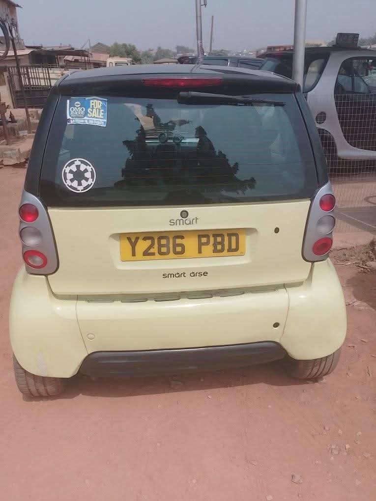 A picture of For two smart car in a very good condition going