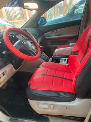 A picture of Clean sharp Lexus rx 330 04 05 model buy and