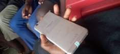 A picture of nauza sim aina ya oppo sim bado mpya ata wiki