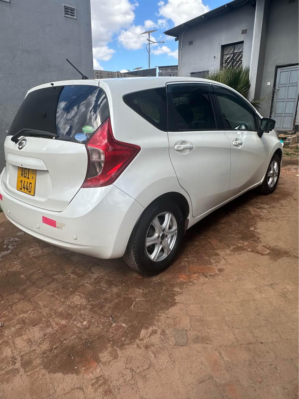 classifieds/cars nissan