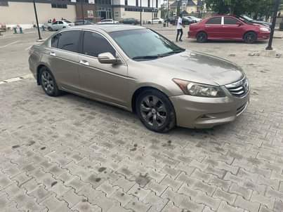 A picture of Honda Accord 08