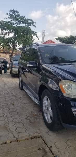 A picture of 2009 Benz GL 450 First Body First registration First owner