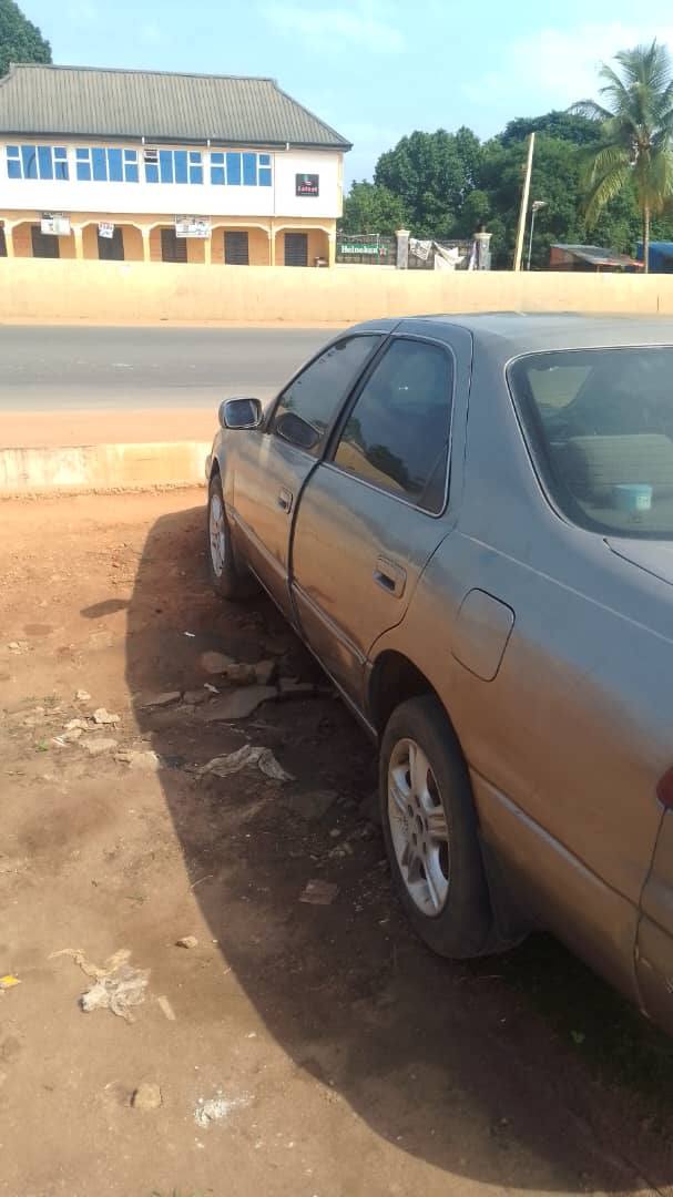 A picture of 1999 Toyota Camry LE