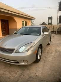 A picture of Lexus ES330