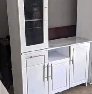 A picture of Kitchen cabinet