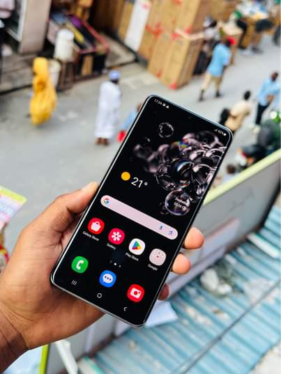 A picture of SAMSUNG S20 ULTRA 5G BEI 630 000 128gb Rom 12gb