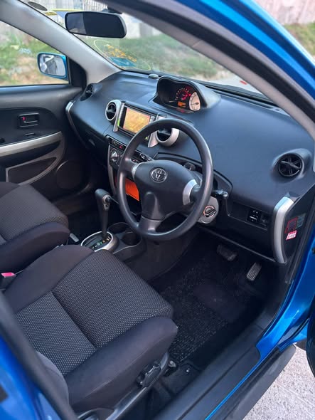 A picture of 2003 Toyota ist