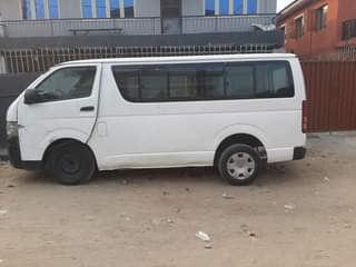 A picture of TOYOTA HIACE BUS REGISTERED ENGINE GEAR MANUAL TRANSMISSION working PERFECT.