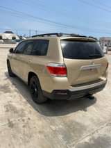 A picture of Toyota Highlander 08