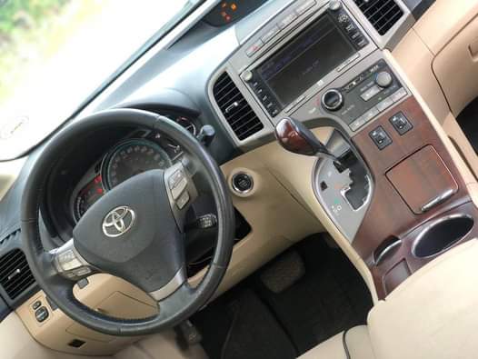 A picture of A super clean Registered Toyota Venza 2010 model with duty