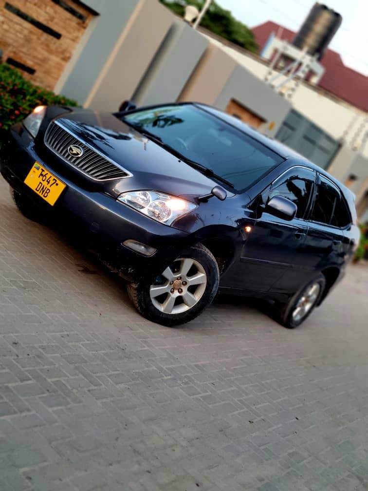 A picture of Toyota harrier
