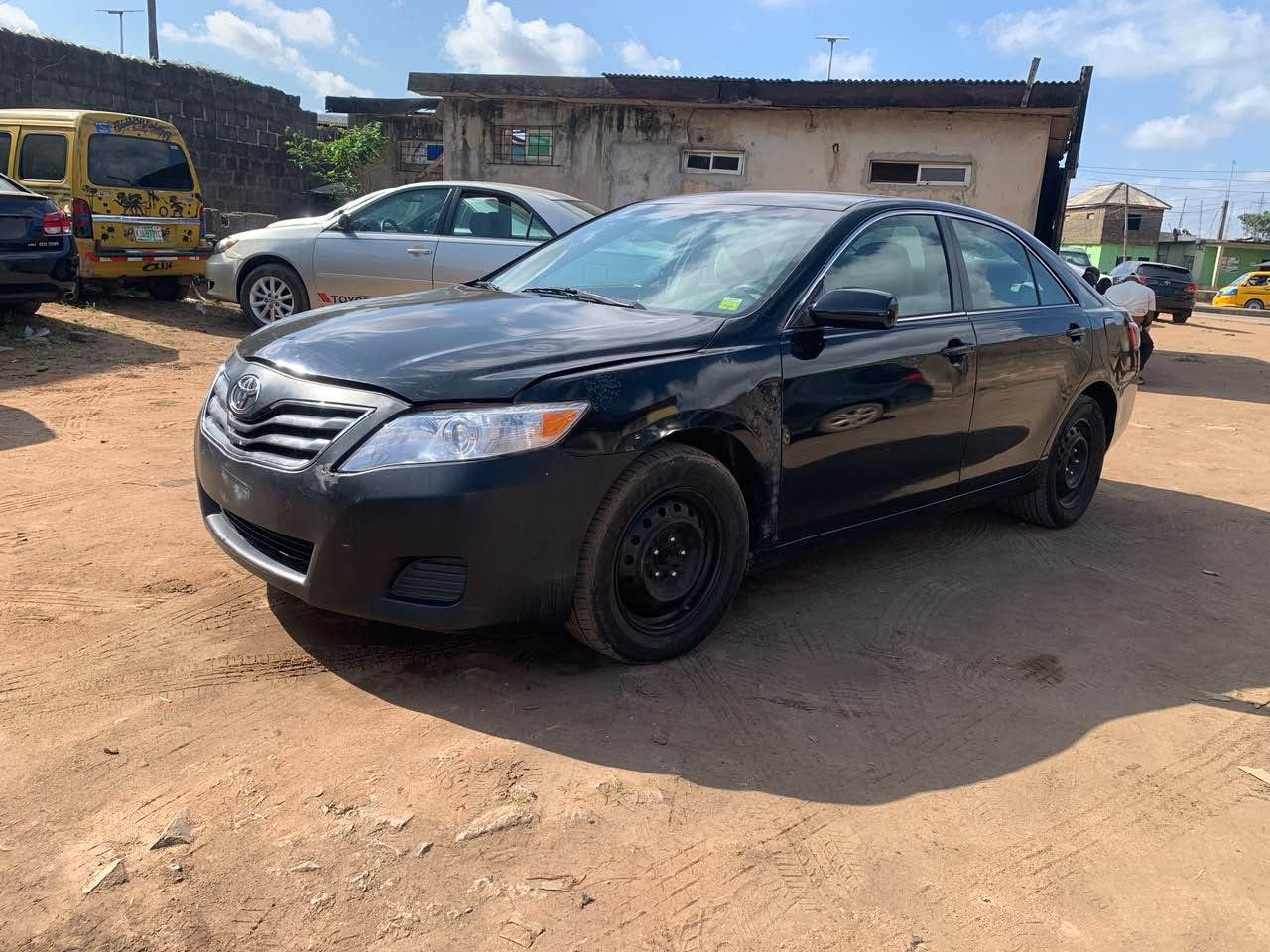 A picture of Foreign Used Toyota Camry LE