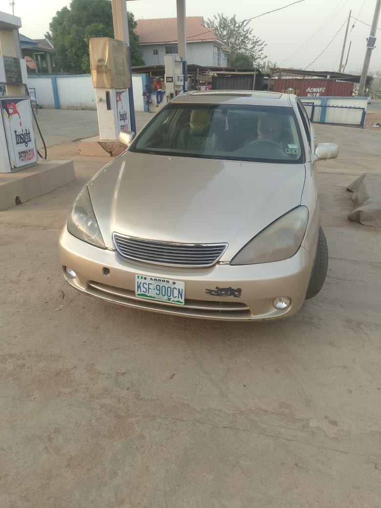A picture of 2010 LEXUS ES 330 0916170 5987