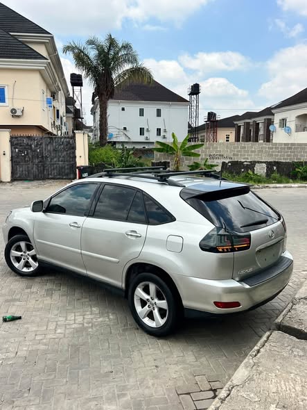A picture of Fresh in Clean Direct Toks Lexus RX3502009 Full option
