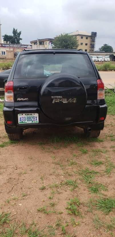 A picture of RAV4 for sale Gear is ok Engine AC need attention