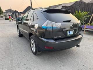 A picture of LEXUS RX 330 YEAR 2004