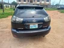 A picture of Lexus 330