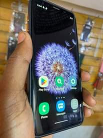 A picture of Samsung s9 pluss