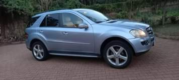 A picture of Mercedes Benz. Ml350 2008model. 0700327795 