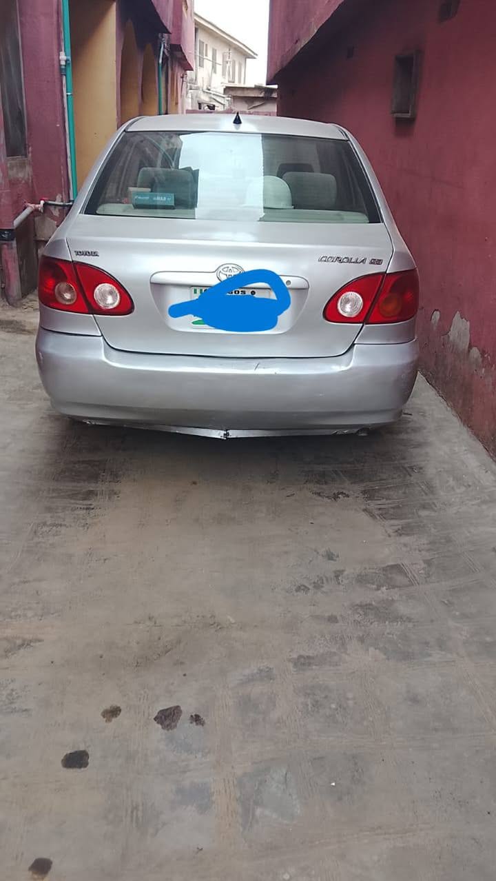 A picture of 2005 TOYOTA COROLLA