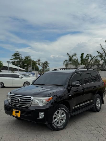 A picture of LAND CRUISER 200 series Spec VXR TM automatic Year 2008