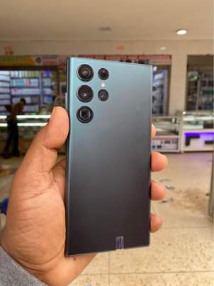 A picture of Samsung S22 ultra 5G