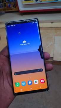 A picture of Samsung note 9