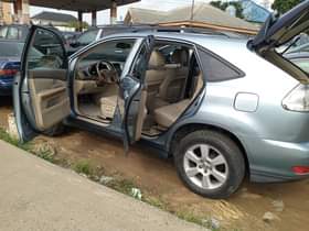 A picture of BELGIUM GRADE 2006 MODEL LEXUS RX330 Absolutely nothing to fix