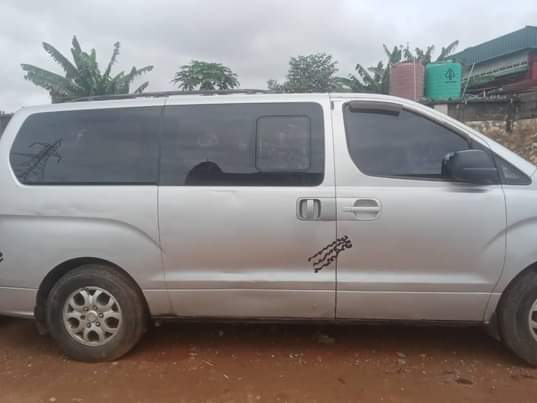 A picture of 2015 Hyundai Starex