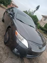 A picture of 2011 Toyota Camry XLE 4 plugs VENZA Engine Very Sharp