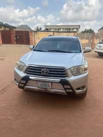 A picture of 2010 REGISTER TOYOTA HIGHLANDER Limited edition V6