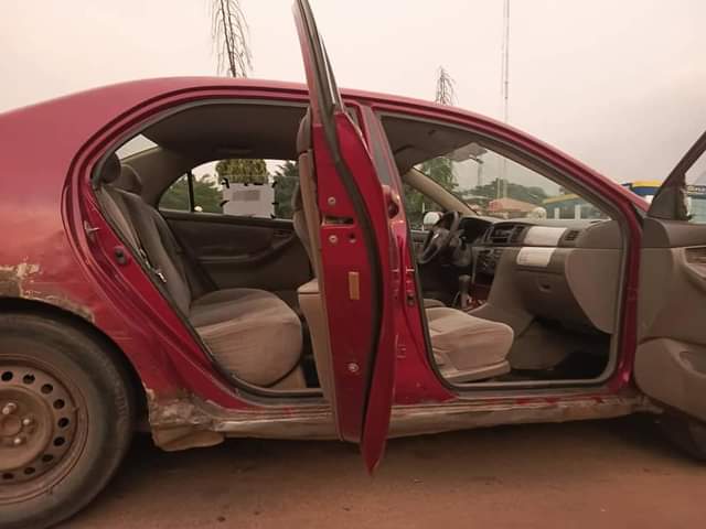 A picture of 2005 TOYOTA COROLLA