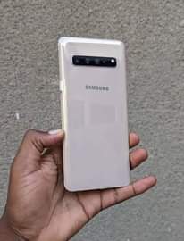 A picture of Samsung galaxy S10 5G