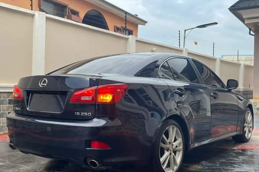 A picture of KinzzyAuto s LTD 08109018982 8 700 000... Refer and earn