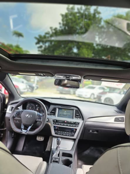 A picture of 09068552496 Extremely clean direct Belgium Hyundai sonata 2015 limited sport