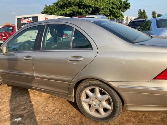 A picture of Belgium Standard Distress Mercedes Benz C280 Owner needs money cash