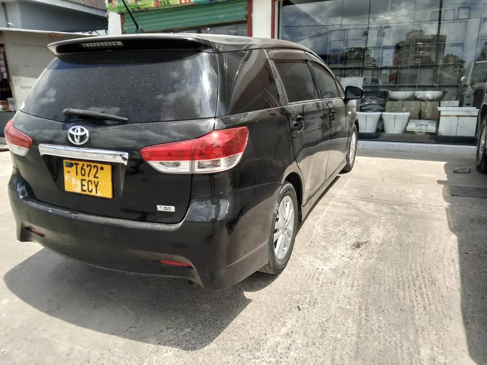 A picture of Toyota wish