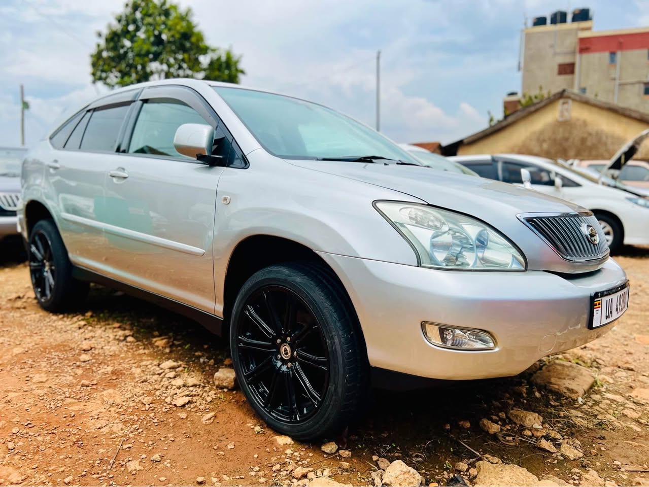 A picture of Toyota harrier 2009