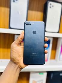 A picture of Iphone 7 plus gb128