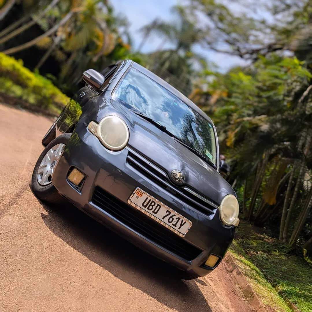 A picture of 2007 Toyota sienta