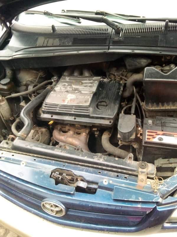 A picture of QUICK SALES FOR SERIOUS PERSON S OOH SIENNA ENGINE AND