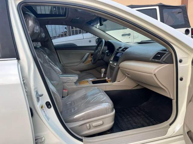 A picture of Toyota Camry XLE 2010